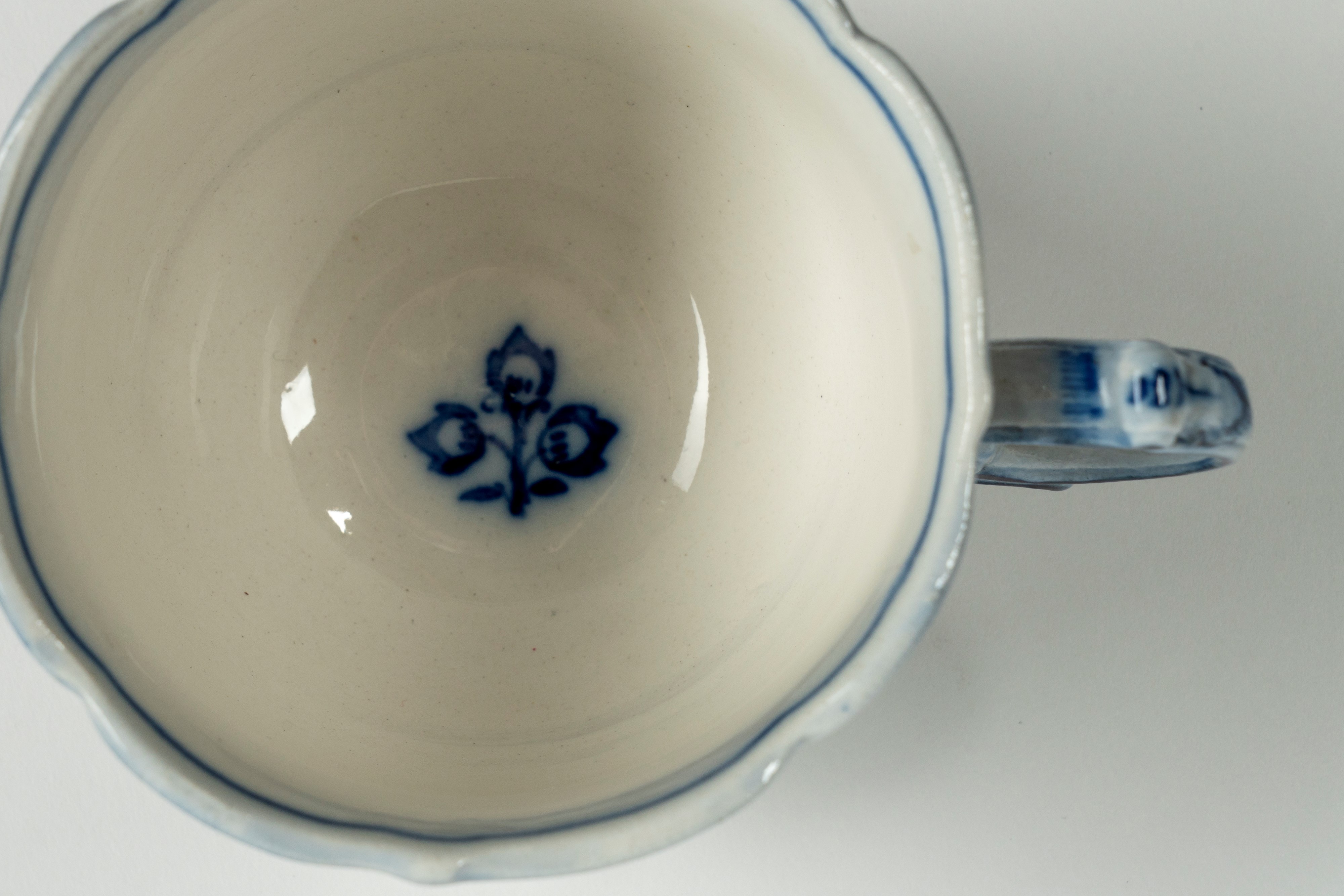 Tazza da Te con Piattino in Porcellana con Decoro a Cipolla in Blu. Villeroy & Bosh, Dresden, Sec...