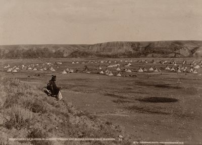 Enqampment of bloods, black feet piegans e sarcee indians near Gleichen, stampa vintage alla gela...