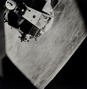 Senza titolo (Apollo 10, modulo lunare, qualche minuto prima dell&rsquo;ammaraggio foto scattata dall&rsquo;astronauta John Young, Honolulu Hawaii)