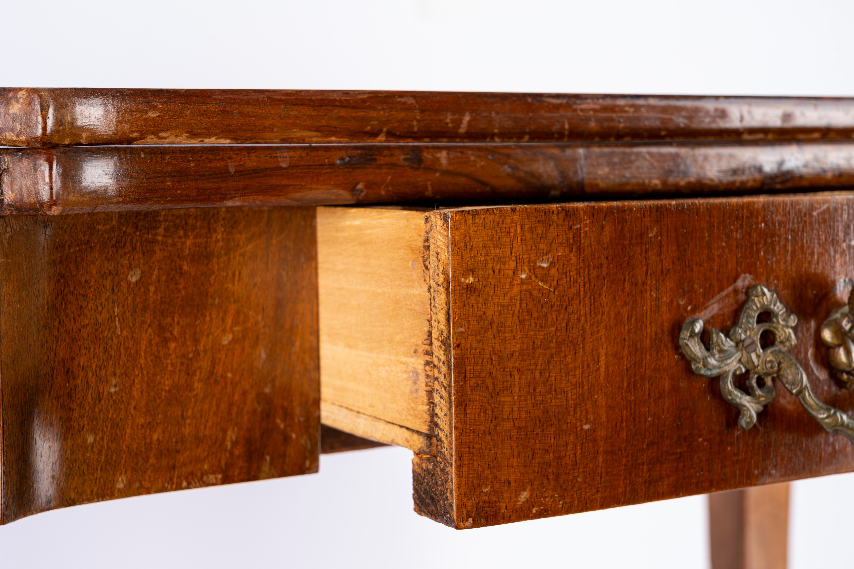 Tavolino da gioco in stile settecentesco, piano a libro, secolo XIX