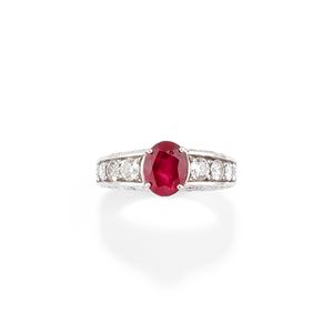 Anello con rubino