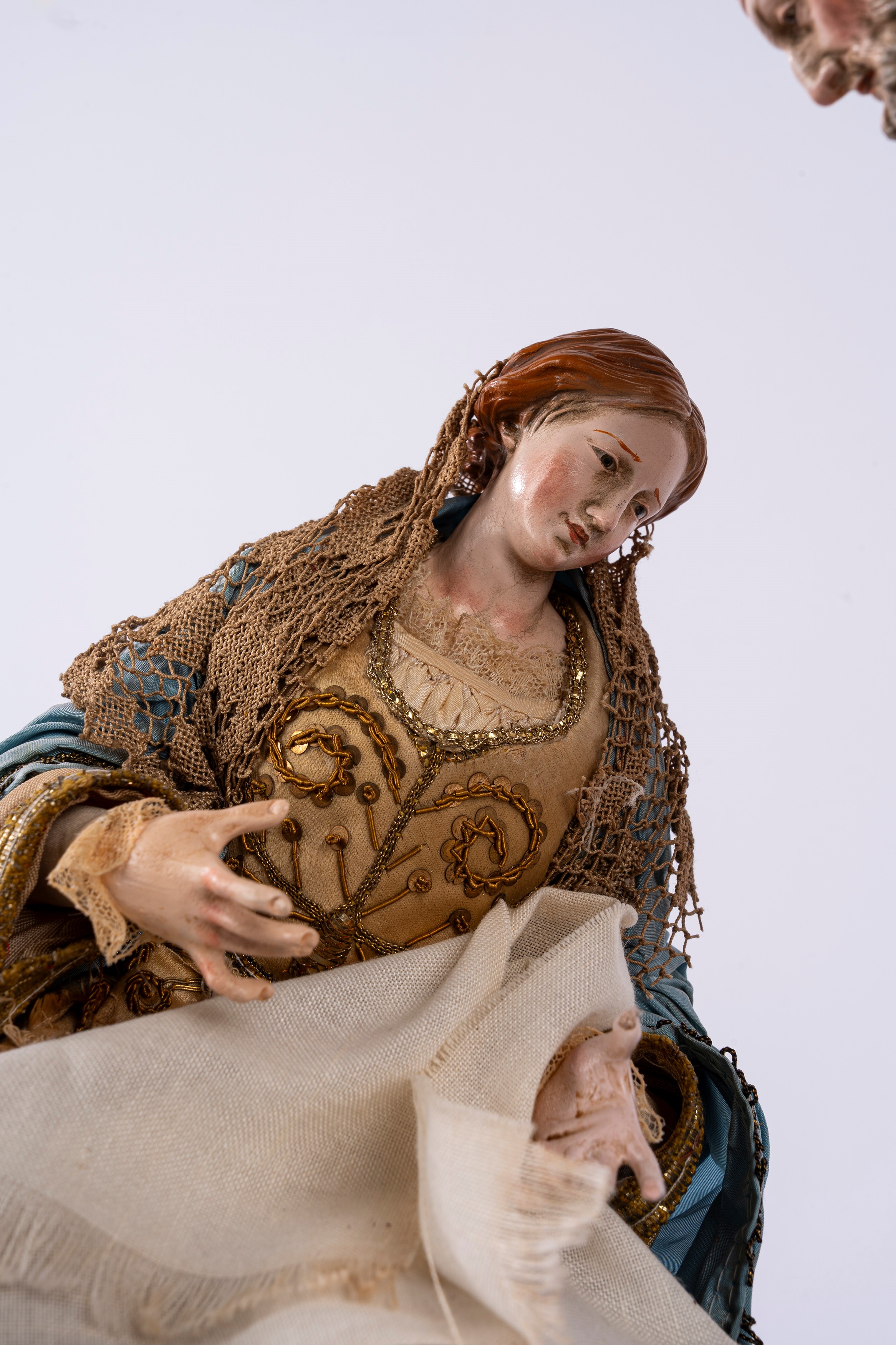 Gruppo scultoreo da presepe, entro teca