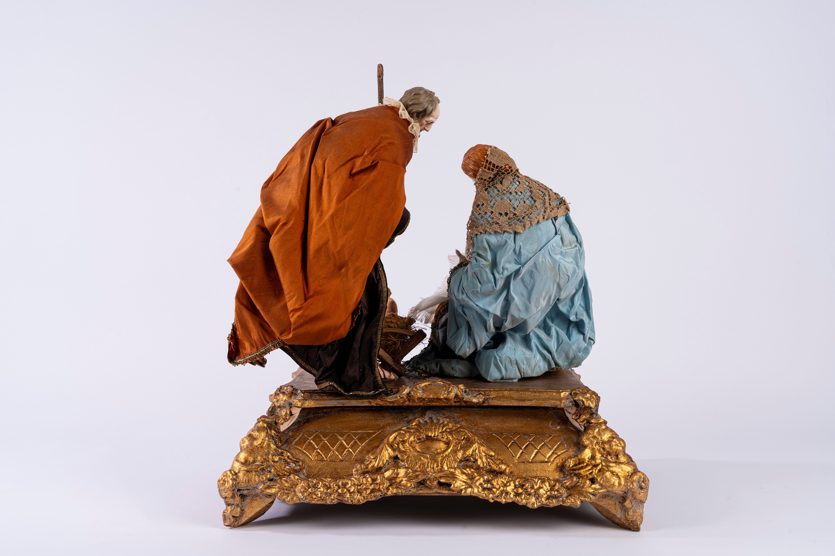 Gruppo scultoreo da presepe, entro teca