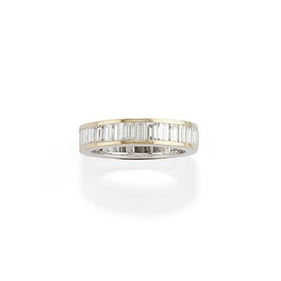 Anello in oro bianco 18k con diamanti baguette