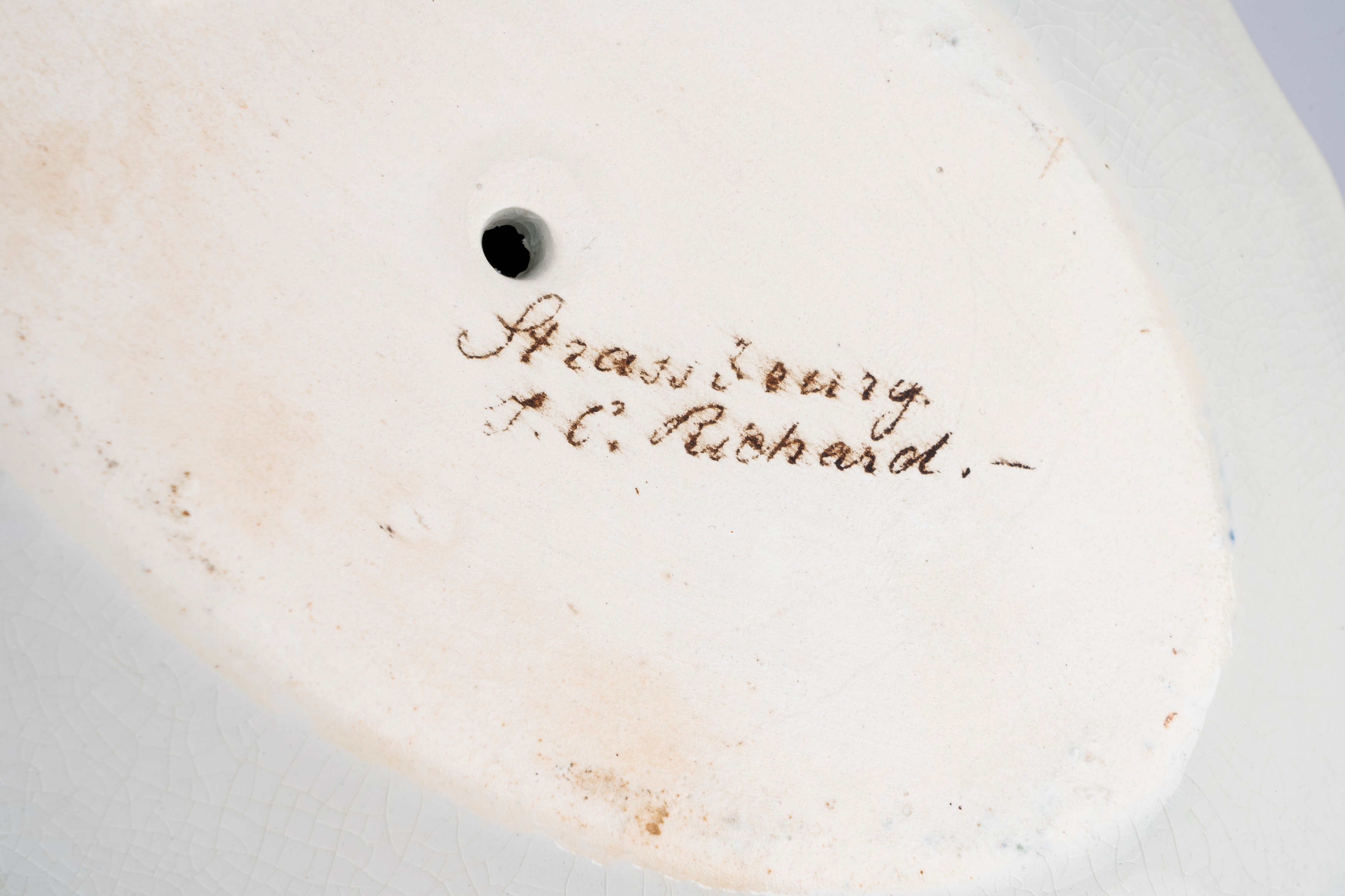 I. C. Richard, Grande zuppiera e salsiera in porcellana decorata in policromia, inizi secolo XX