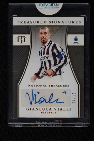 Card autografata - Juventus - Panini Chronicles national Treasures Soccer Serie A 2021/22 - Numerata su 10