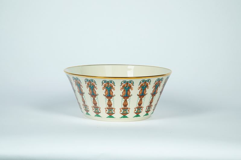 Lenox Made in USA. Insalatiera in porcellana a bordo dorato con decoro policromo a candelabra di ...