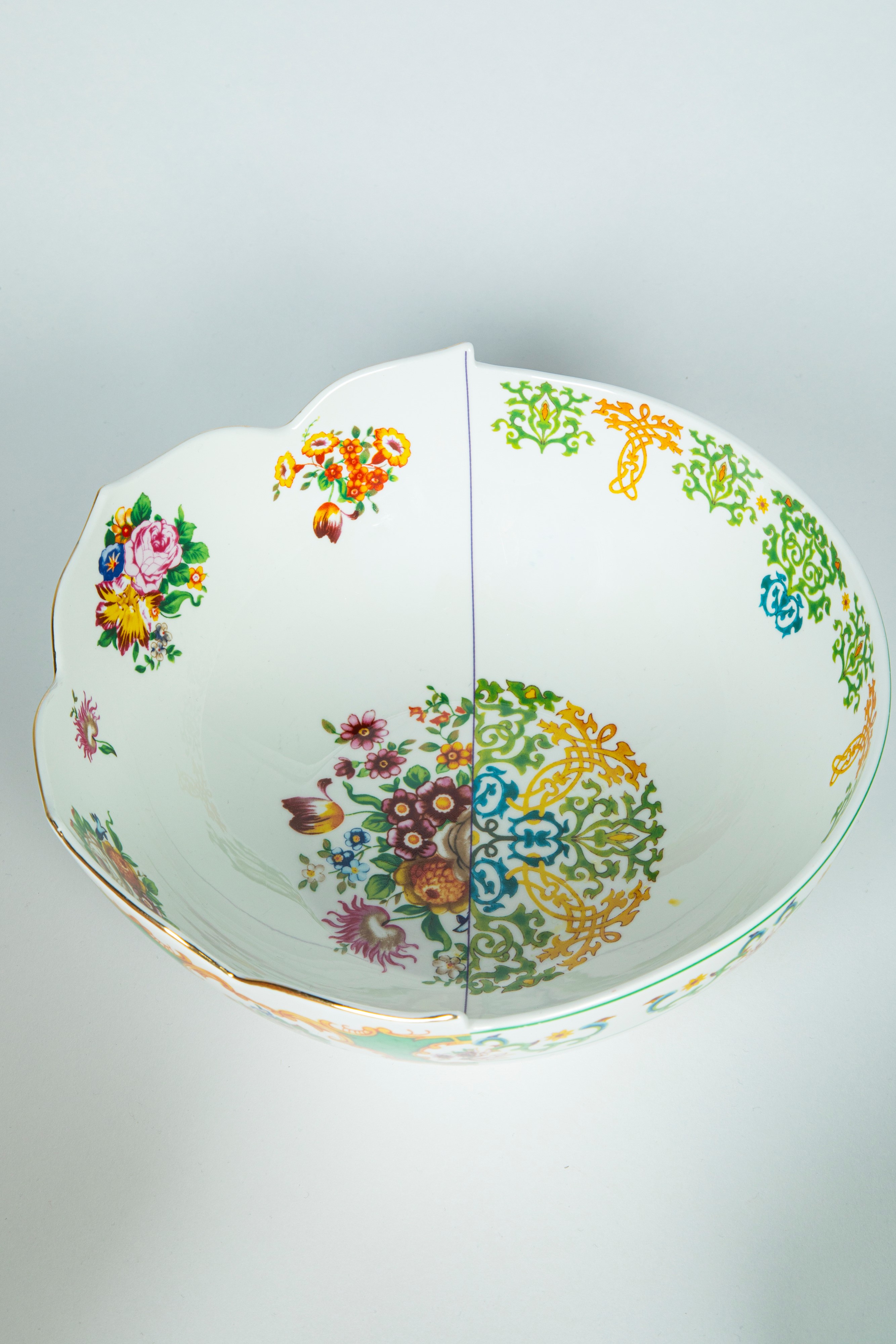 CTRLZAK Art & Design Studio × Seletti — Hybrid desig. Tre ciotole di misure differenti in porcell...