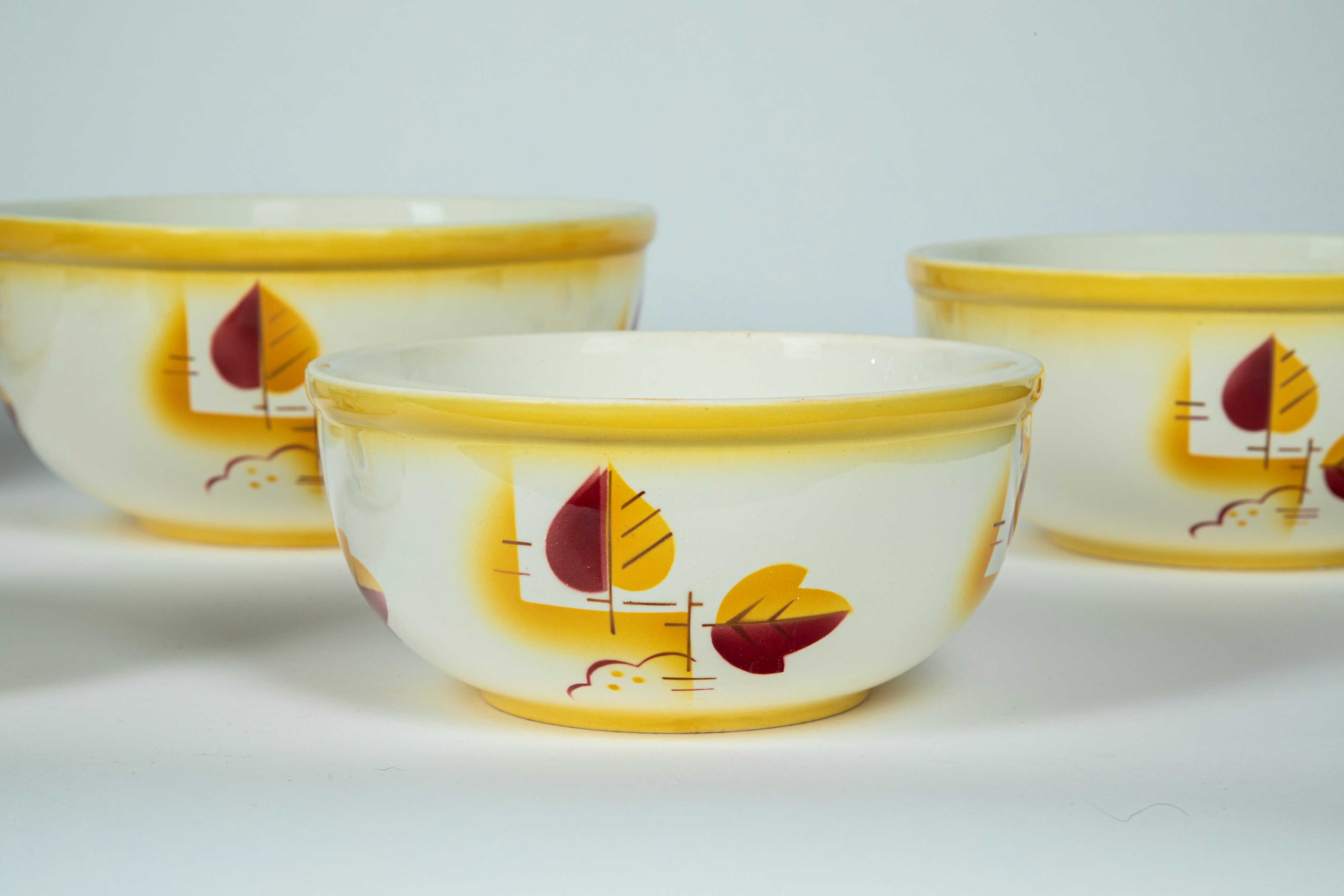 Villeroy & Boch, Dresden. Set a nido composto da sei ciotole in ceramica policroma decorata nei t...