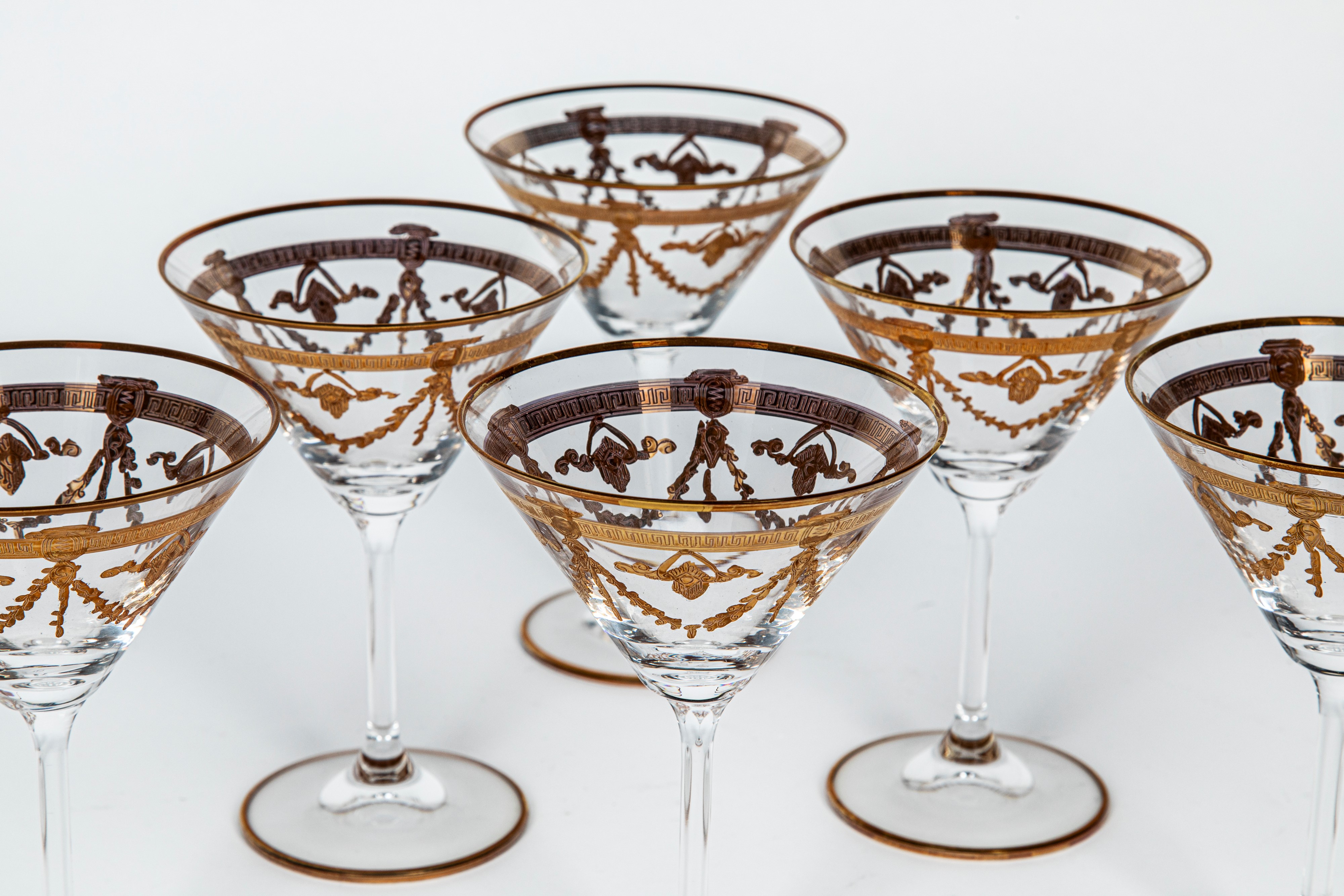 Set di Sei Coppe da Martini in Cristallo con Decori Classici e Profili Dorati