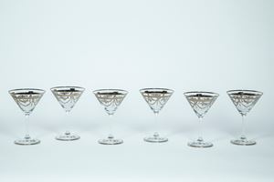 Set di sei coppe da Martini in cristallo con decori classici e profili in platino