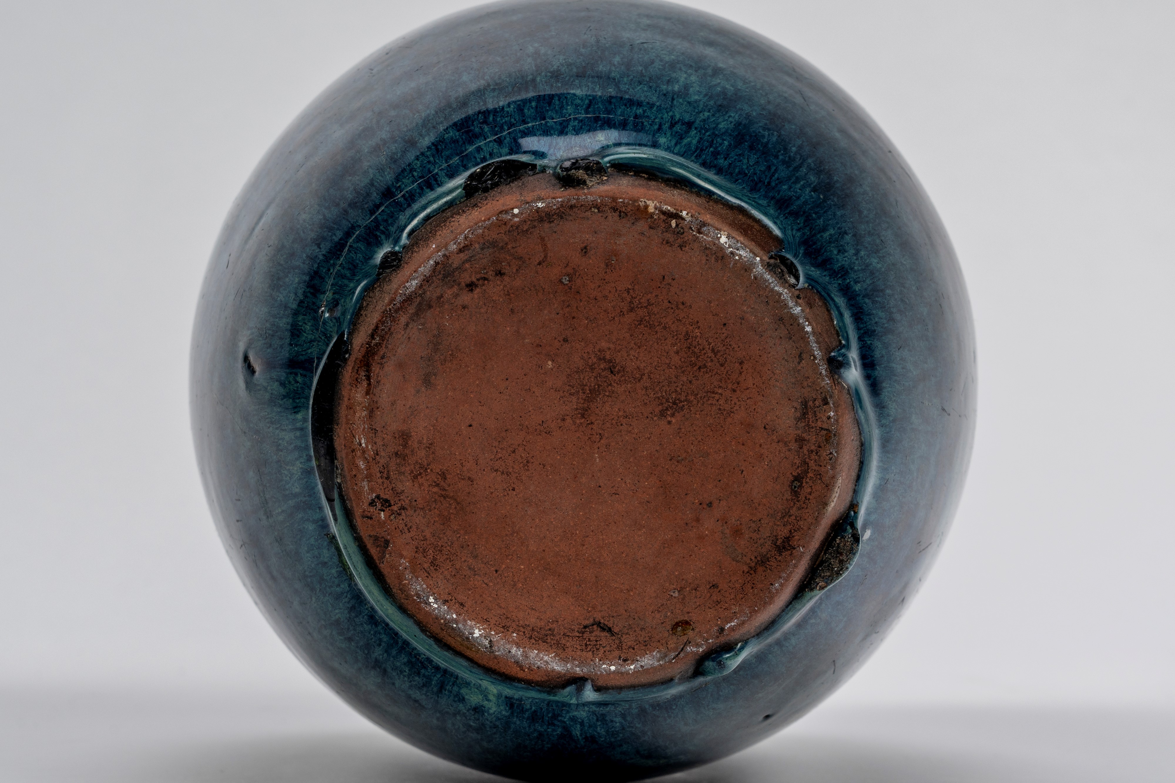 Vaso in porcellana ovoidale monocromo blu, Cina, dinastia Qing, periodo Daoguang