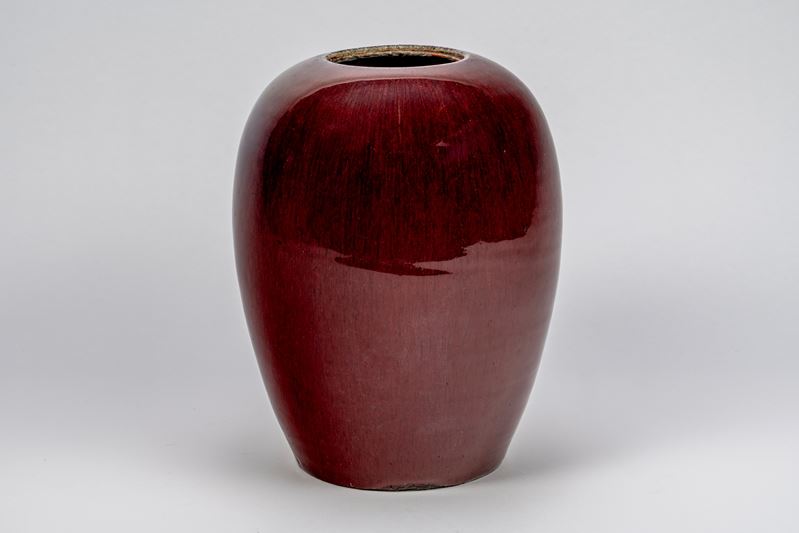 Vaso in porcellana ovoidale monocromo rosso flambé, Cina, dinastia Qing, periodo Daoguang