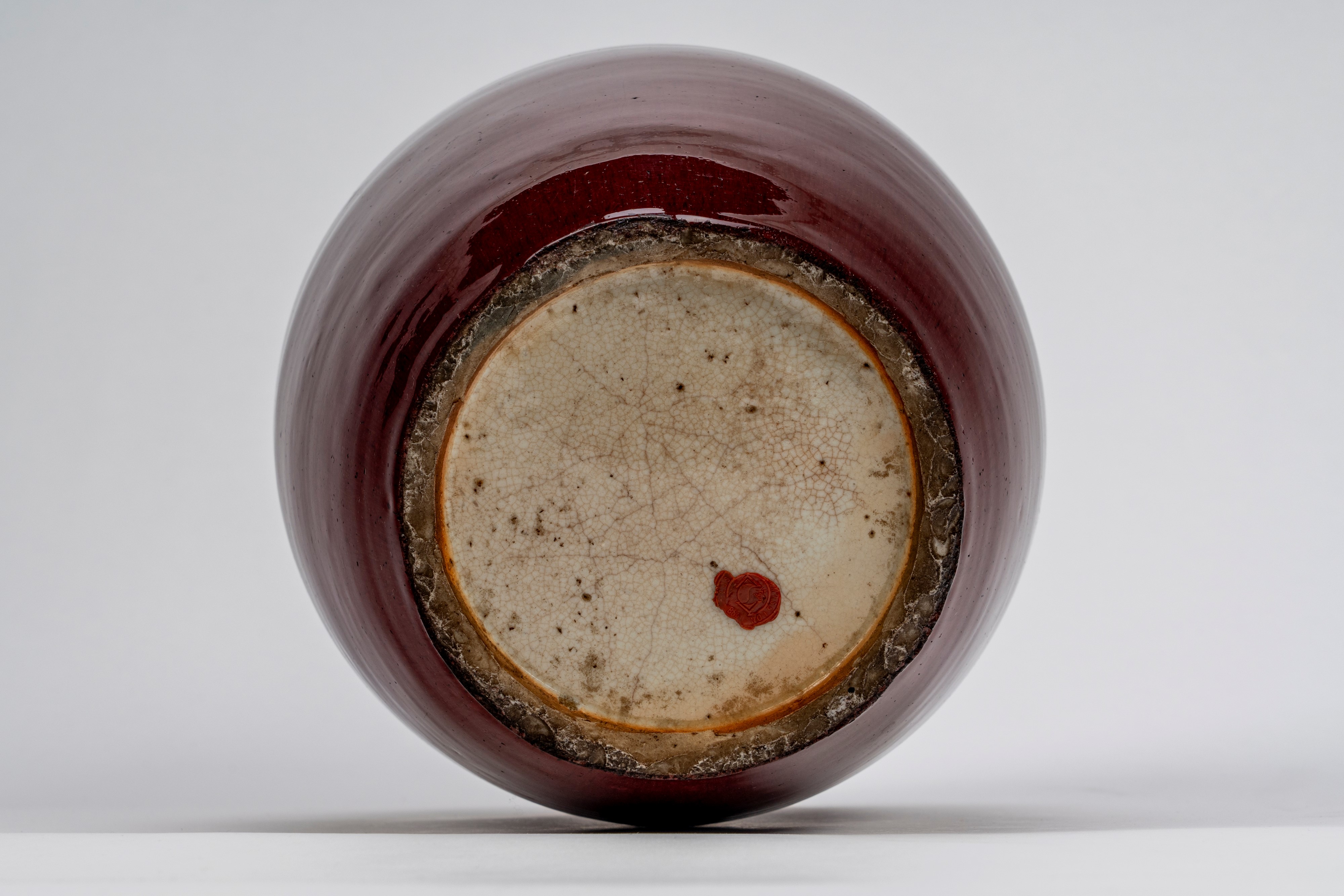 Vaso in porcellana ovoidale monocromo rosso flambé, Cina, dinastia Qing, periodo Daoguang