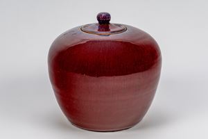 Potiche in porcellana monocromo rosso flamb&egrave;, Cina, dinastia Qing, XIX secolo