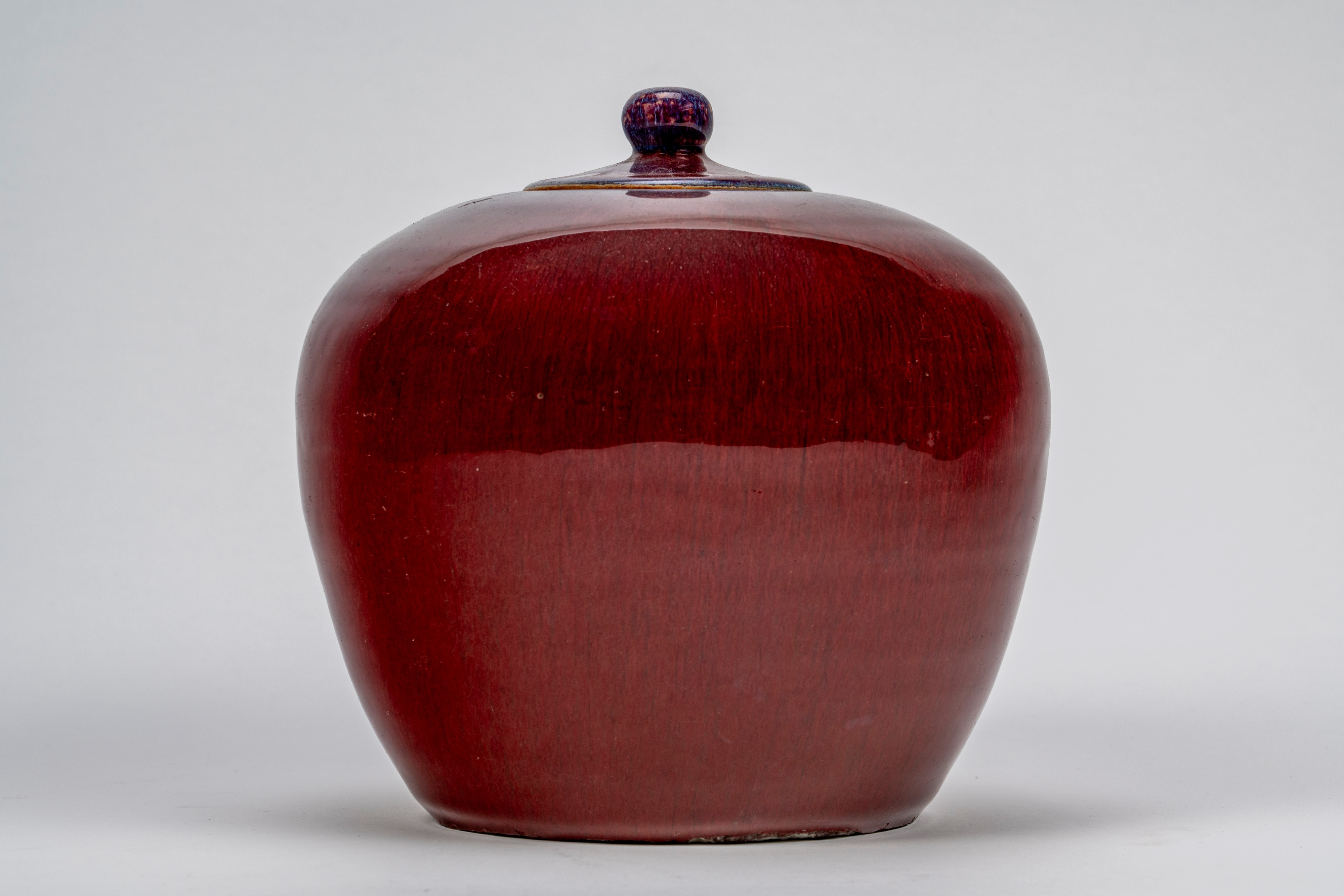 Potiche in porcellana monocromo rosso flambè, Cina, dinastia Qing, XIX secolo