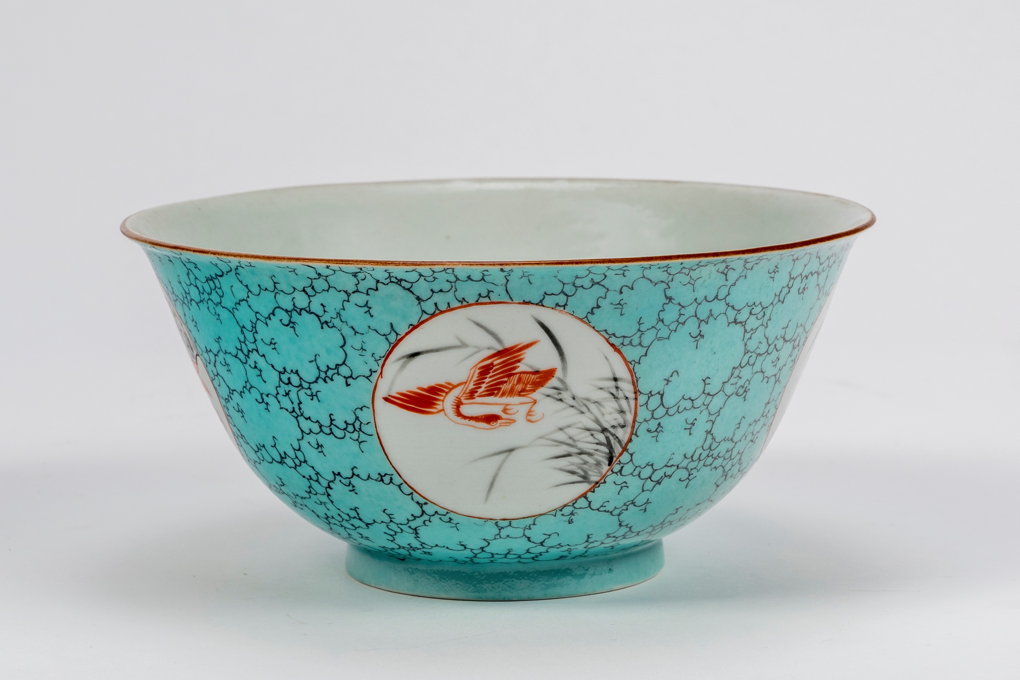 Ciotola e piatto in porcellana famiglia rosa a fondo turchese, Cina, dinastia Qing