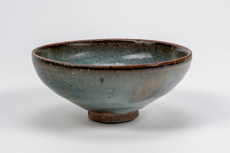 Ciotola Jun smaltata in blu-grigio, Cina, dinastia Jin o Yuan