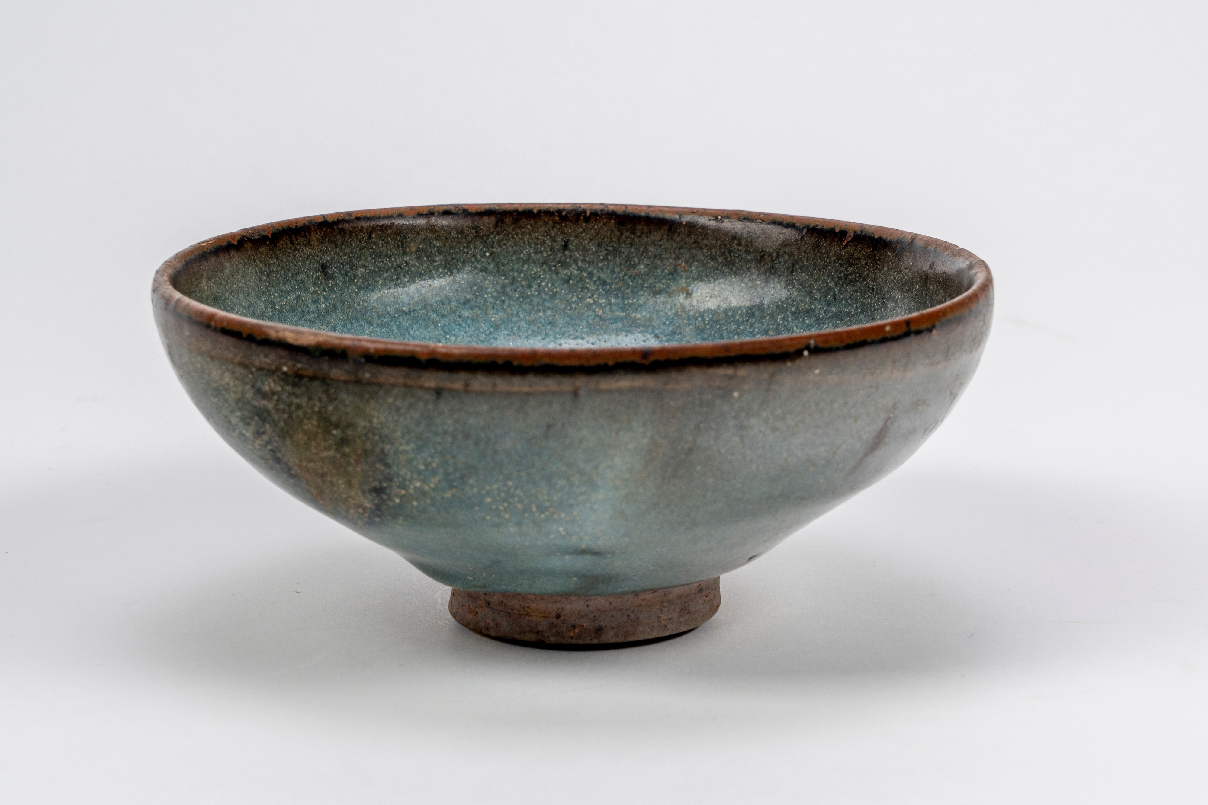 Ciotola Jun smaltata in blu-grigio, Cina, dinastia Jin o Yuan