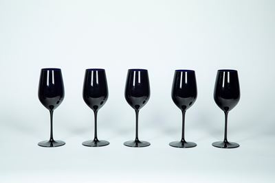 Riedel, Set di cinque calici in vetro blu (firmati alla base)