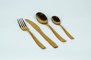 SELETTI - Servizio di posate da 18 composto da forchette, coltelli, cucchiai e cucchiaini in acciaio dorato