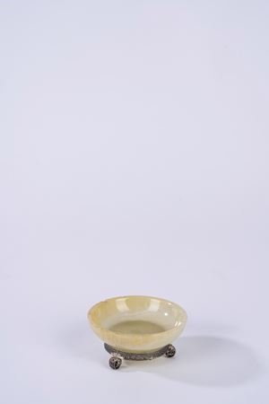 Salierina in pietra dura con piedini in argento