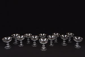 Set di dodici coppe da champagne in vetro con profilo in platino