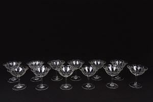 Servizio di dodici coppe da champagne in cristallo molato