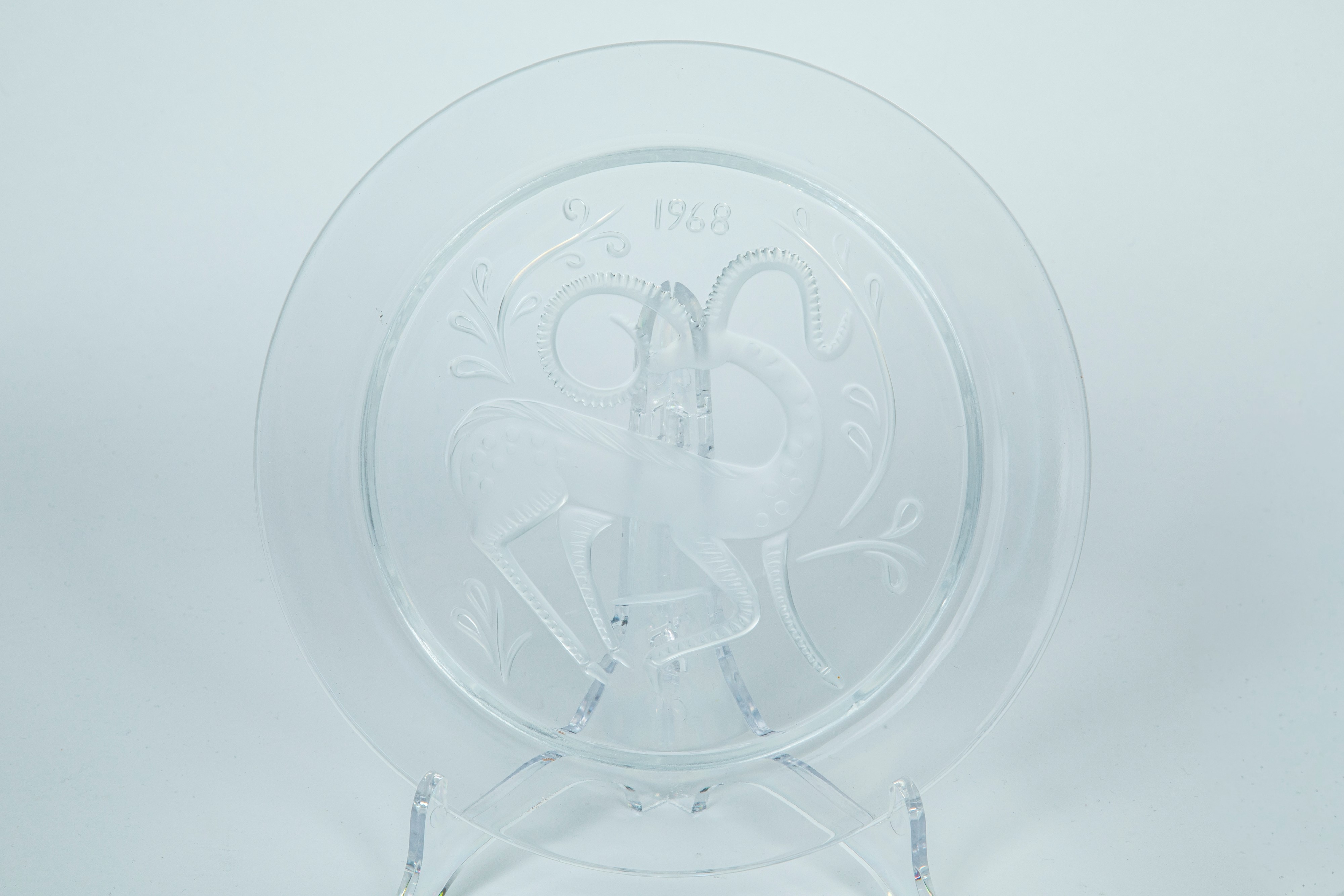 Lalique France. Otto Piatti in Cristallo a Soggetti Differenti Prevalentemente di Flora e Fauna