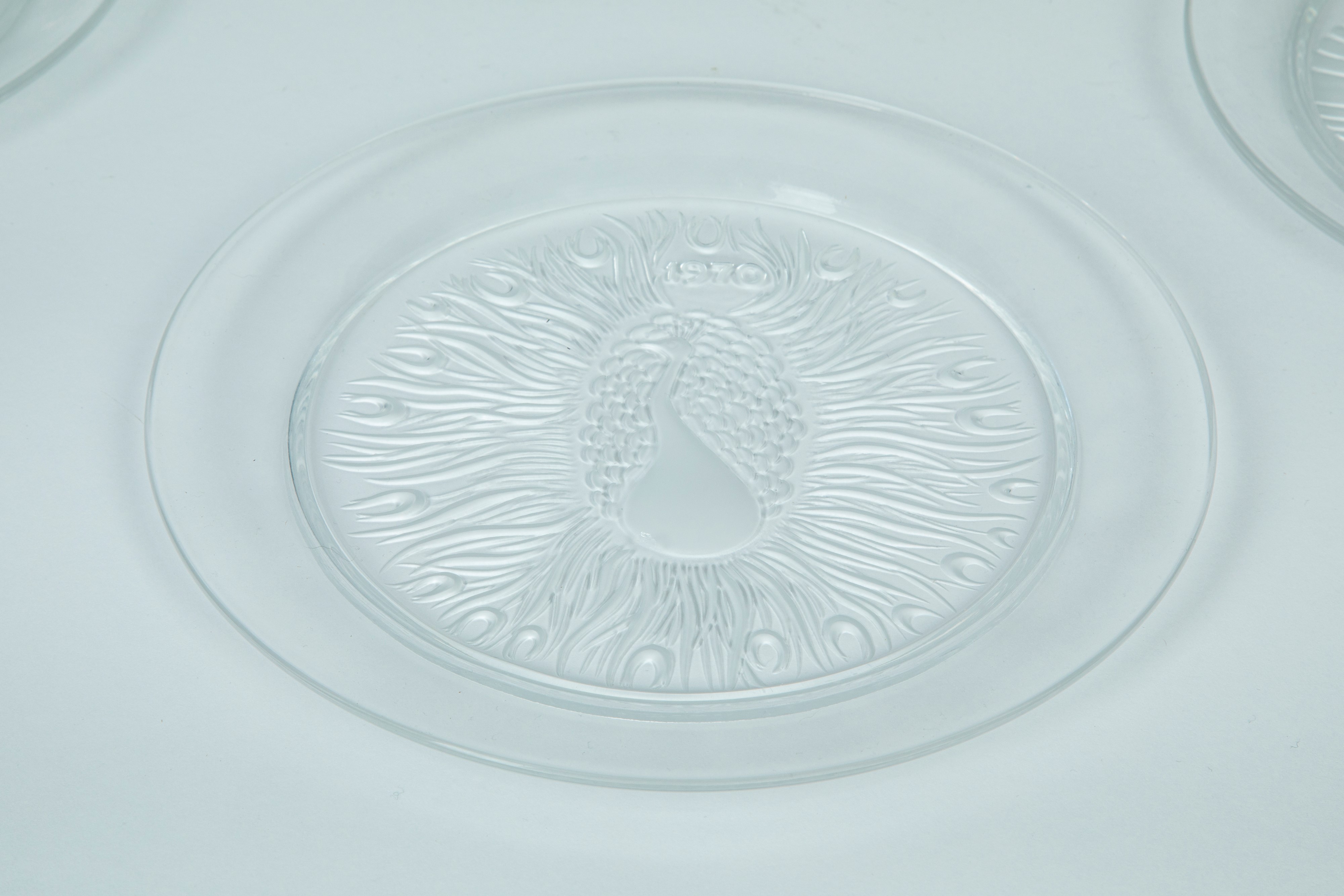 Lalique France. Otto Piatti in Cristallo a Soggetti Differenti Prevalentemente di Flora e Fauna