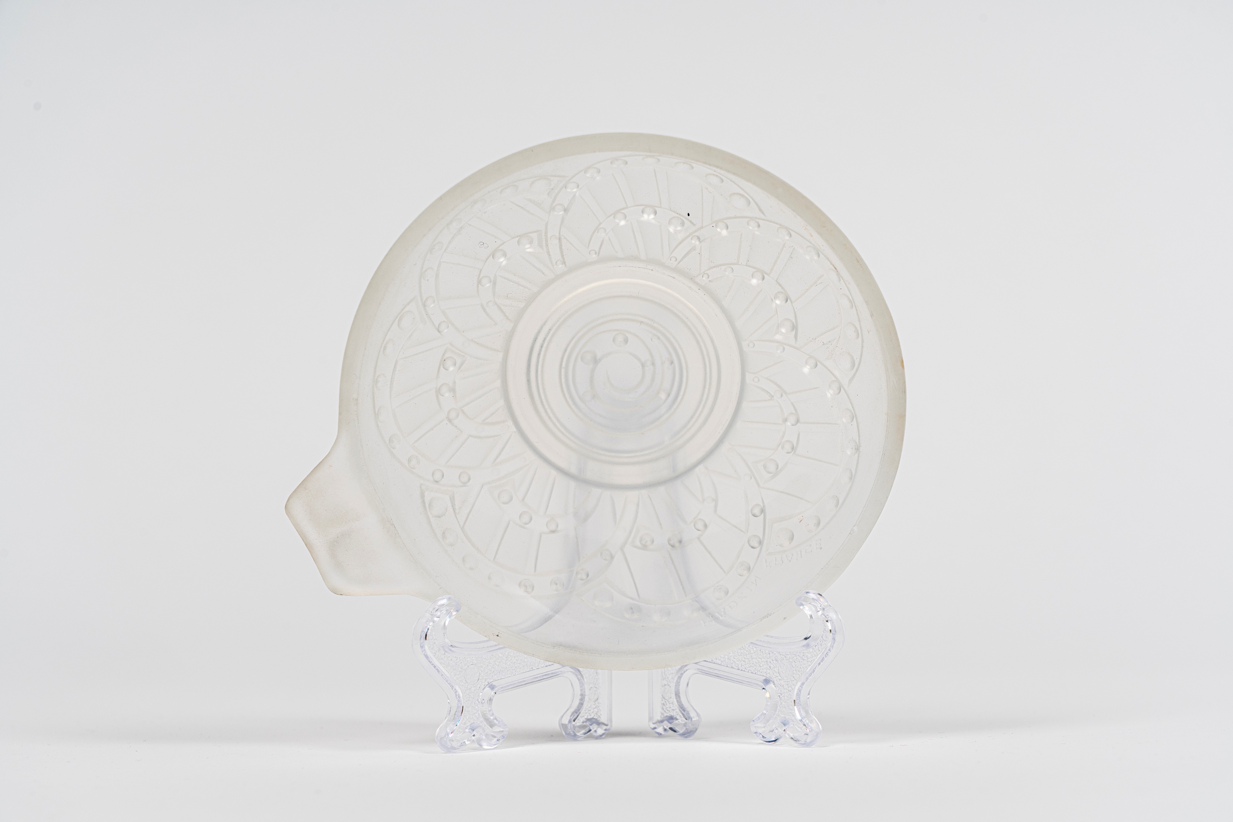 Sevres J. Landier Art Deco Opalescent Glass LES ARCS Set composto da un grande plateau e due più ...