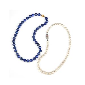 Two necklaces in lapis lazuli and pearls