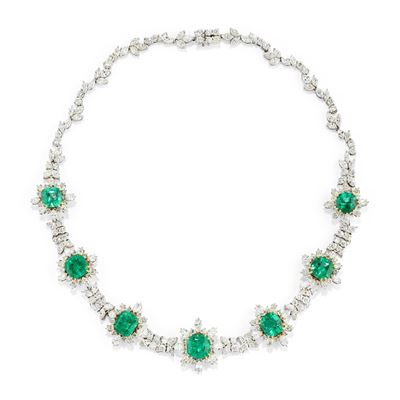 Collana in oro bianco 18k con smeraldi e diamanti