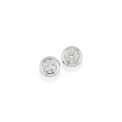 Orecchini, in oro bianco 18k, con diamanti a taglio brillante