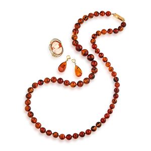 Lot of amber jewelry