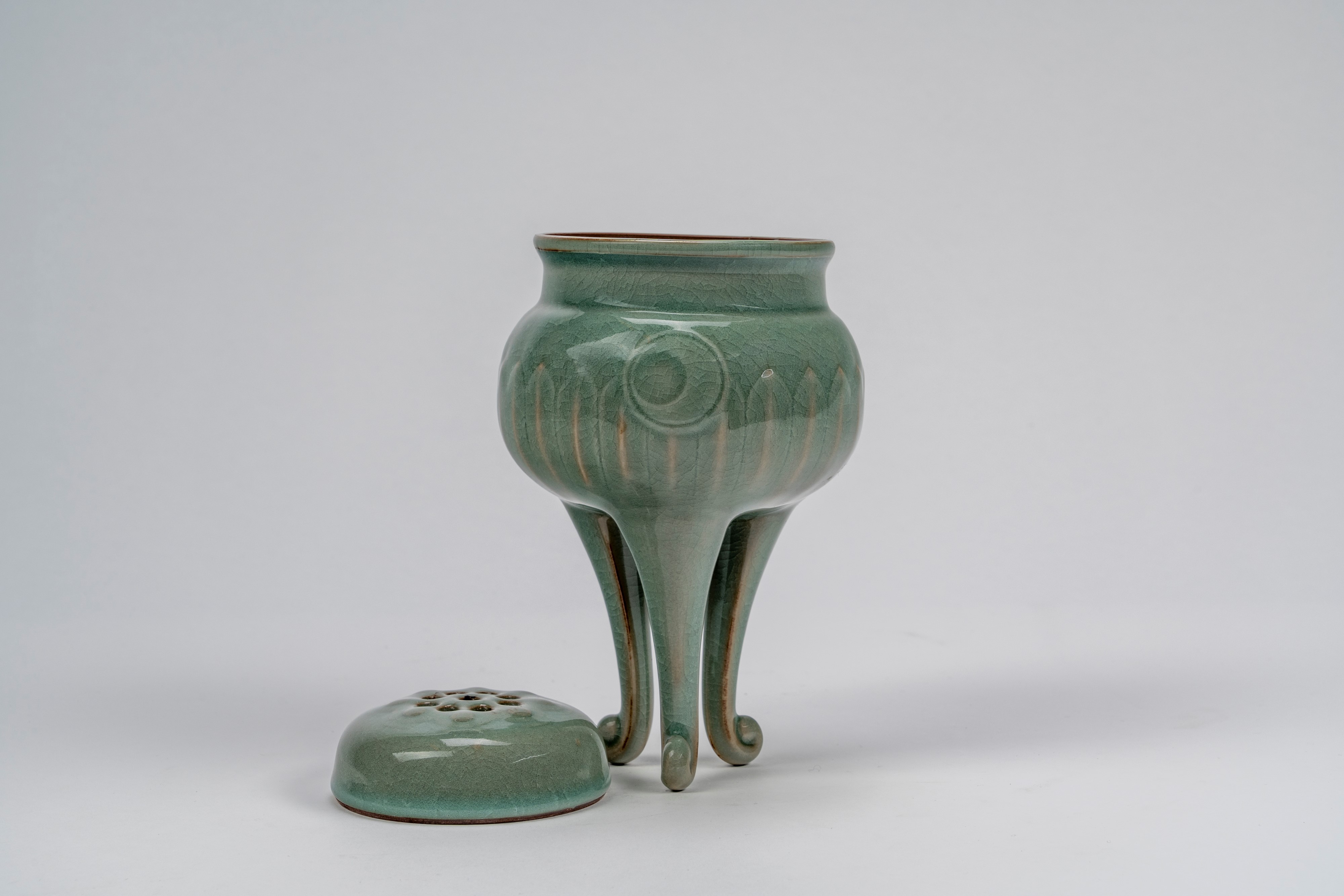 Longquan Chaoxing Celadon Pottery - Tripode in ceramica celadon, Cina, XXI secolo