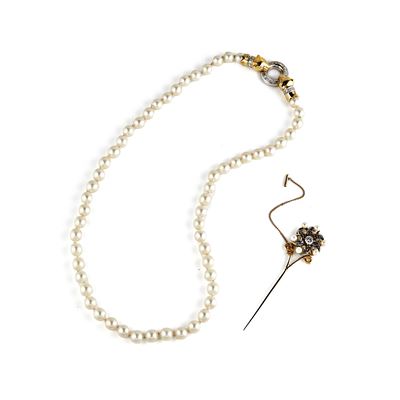 Collana e spillone con perle coltivate in oro bicolore 18k