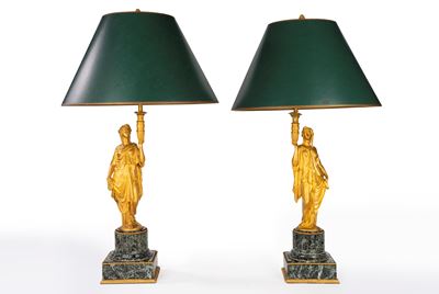 Francia, Coppia di lampade bouillotte in bronzo dorato e marmo verde, XIX secolo