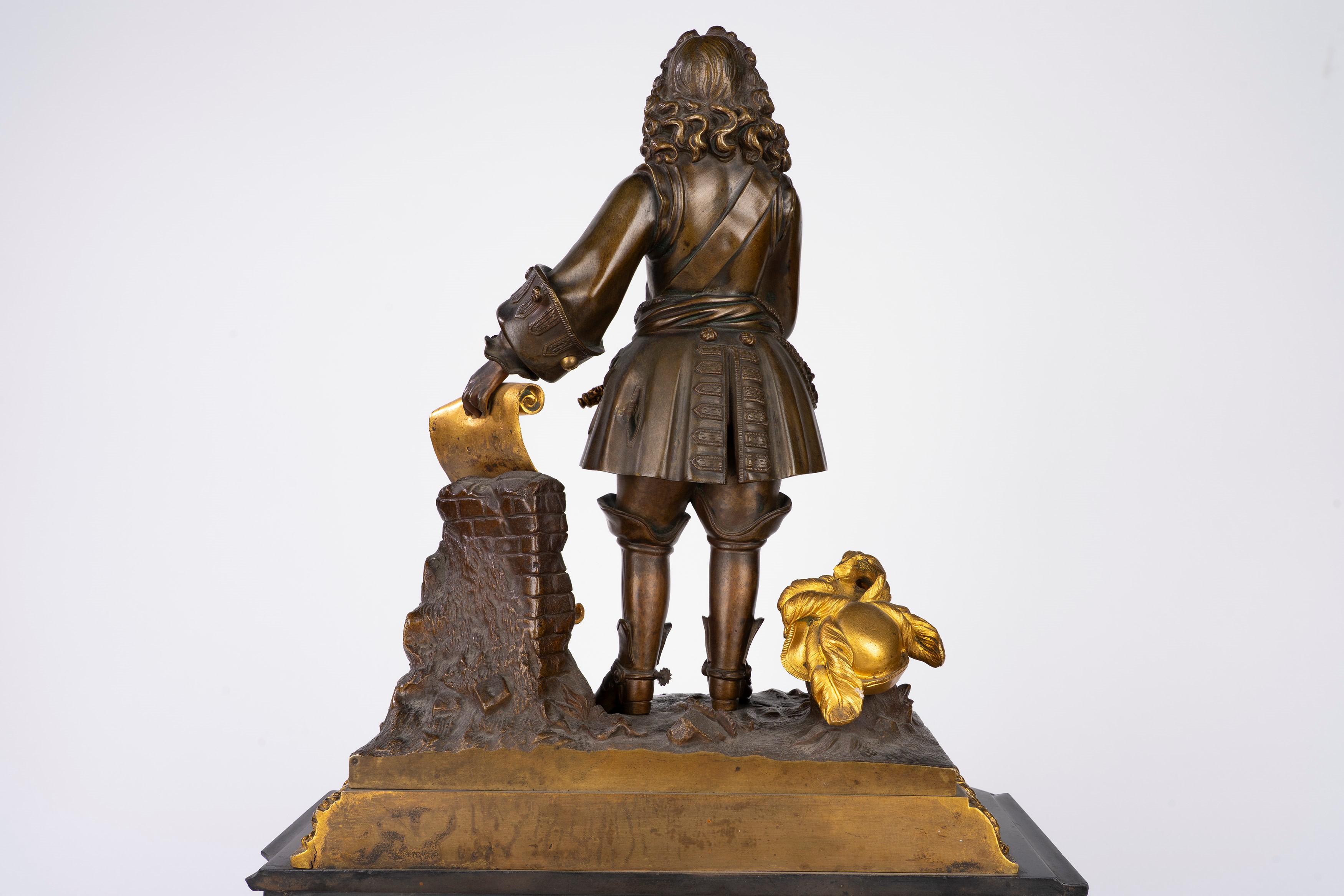 Pendola da appoggio in marmo, bronzo dorato e patinato, Francia, XIX secolo