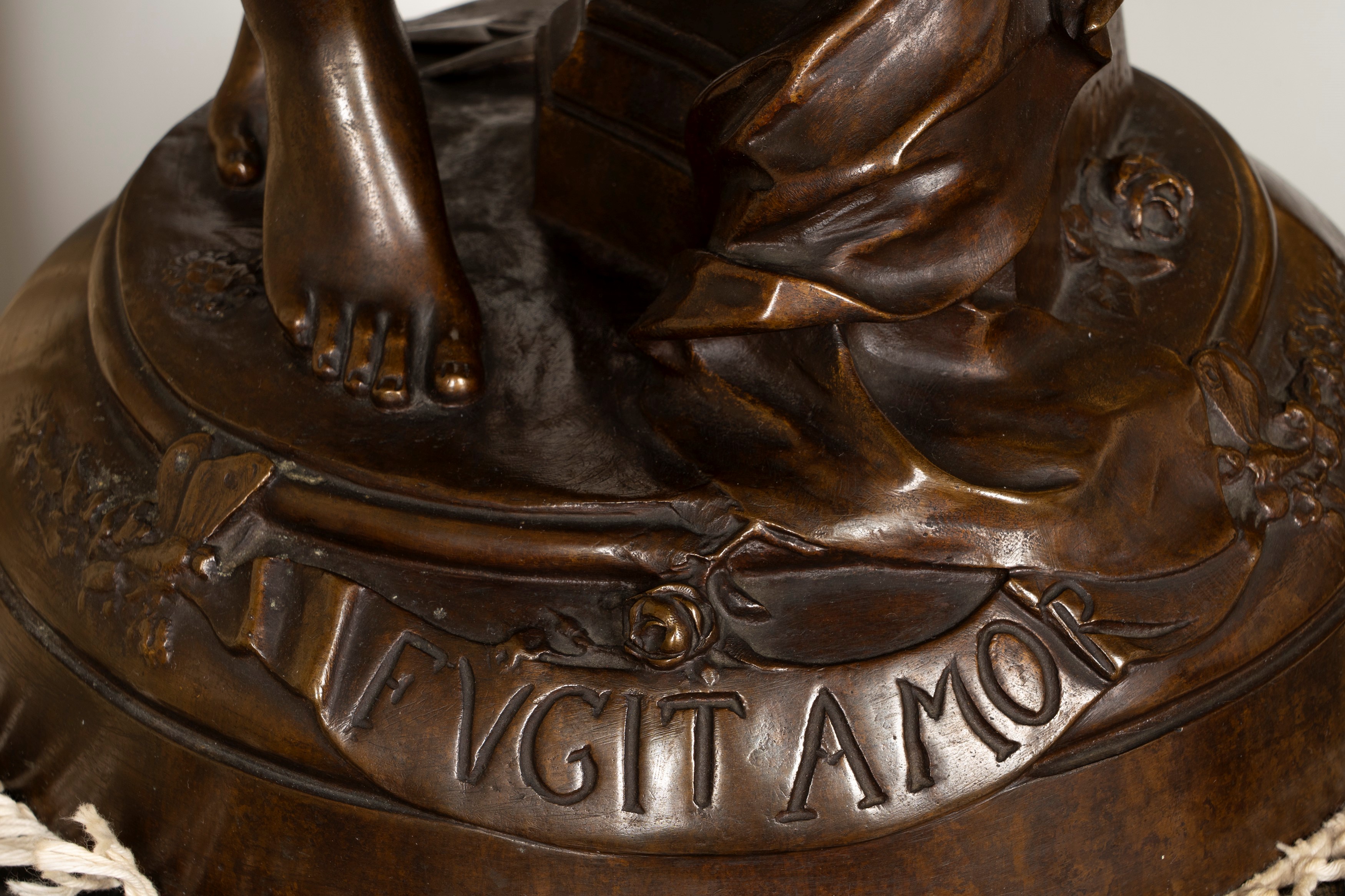 Ernest Damè, Grande gruppo in bronzo 'Fugit Amor', cm 110, Parigi, fine XIX secolo