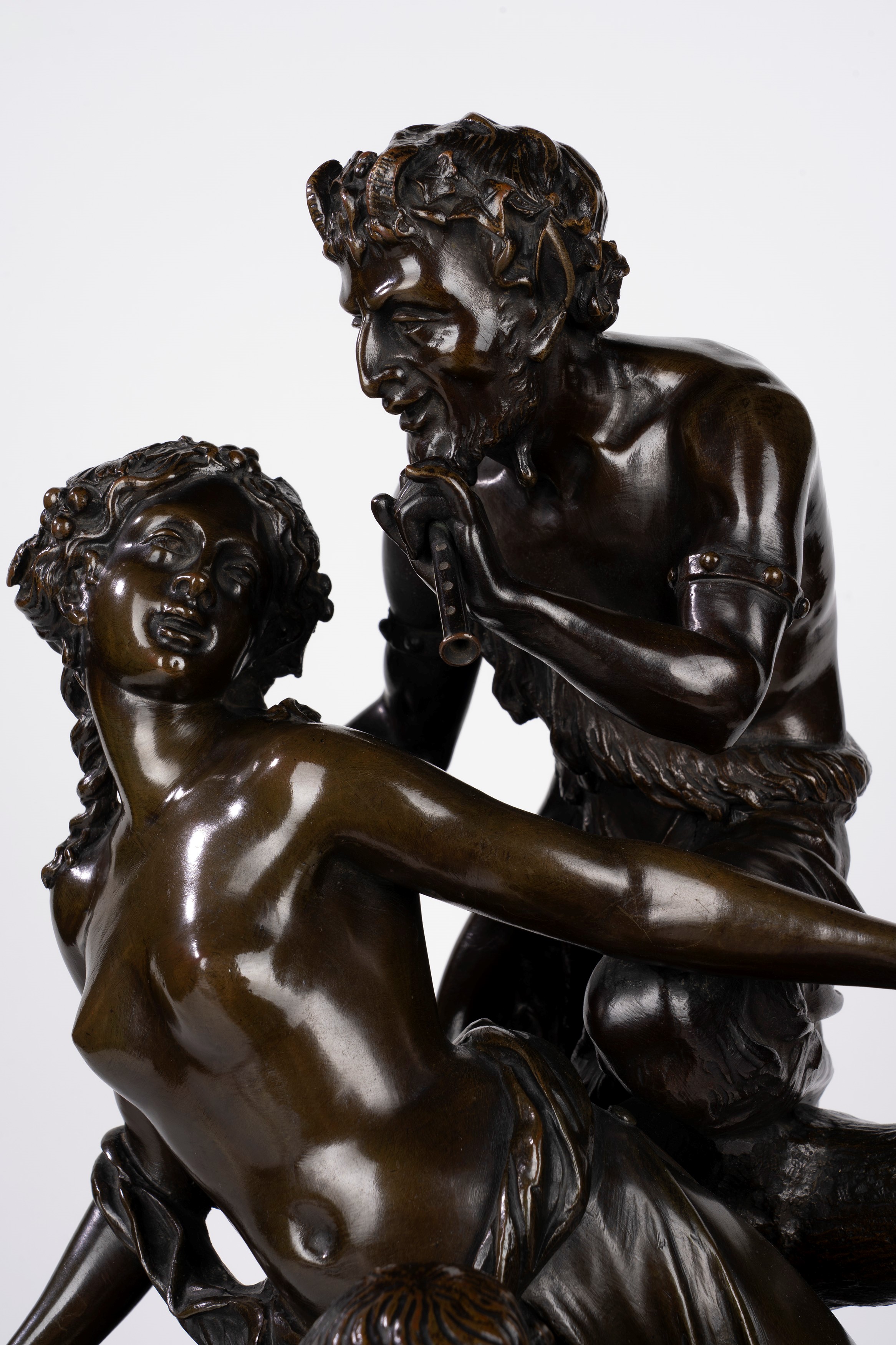 Clodion, Gruppo in bronzo raffigurante Ninfa con satiro e putti, Francia, XIX secolo