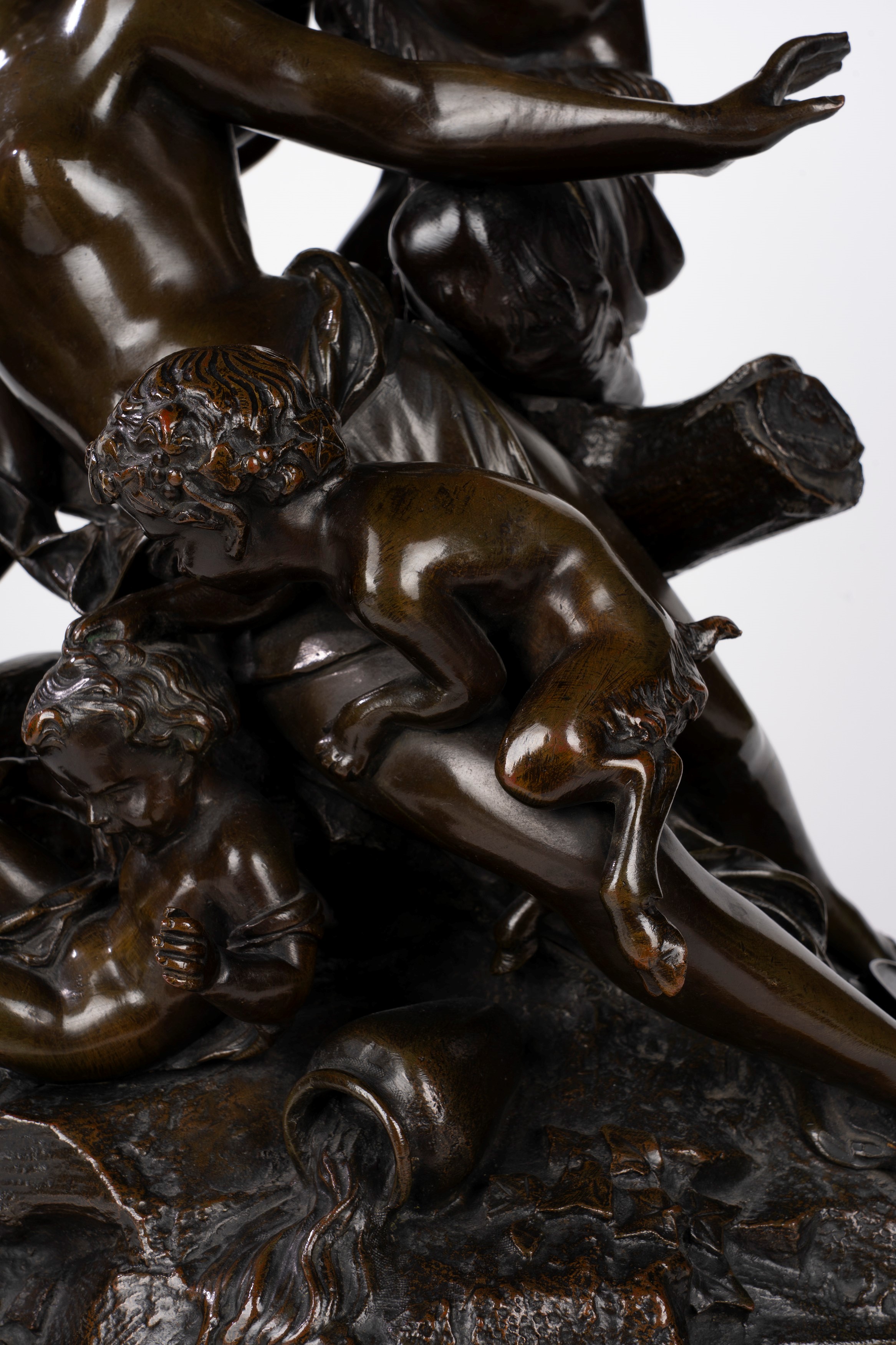Clodion, Gruppo in bronzo raffigurante Ninfa con satiro e putti, Francia, XIX secolo
