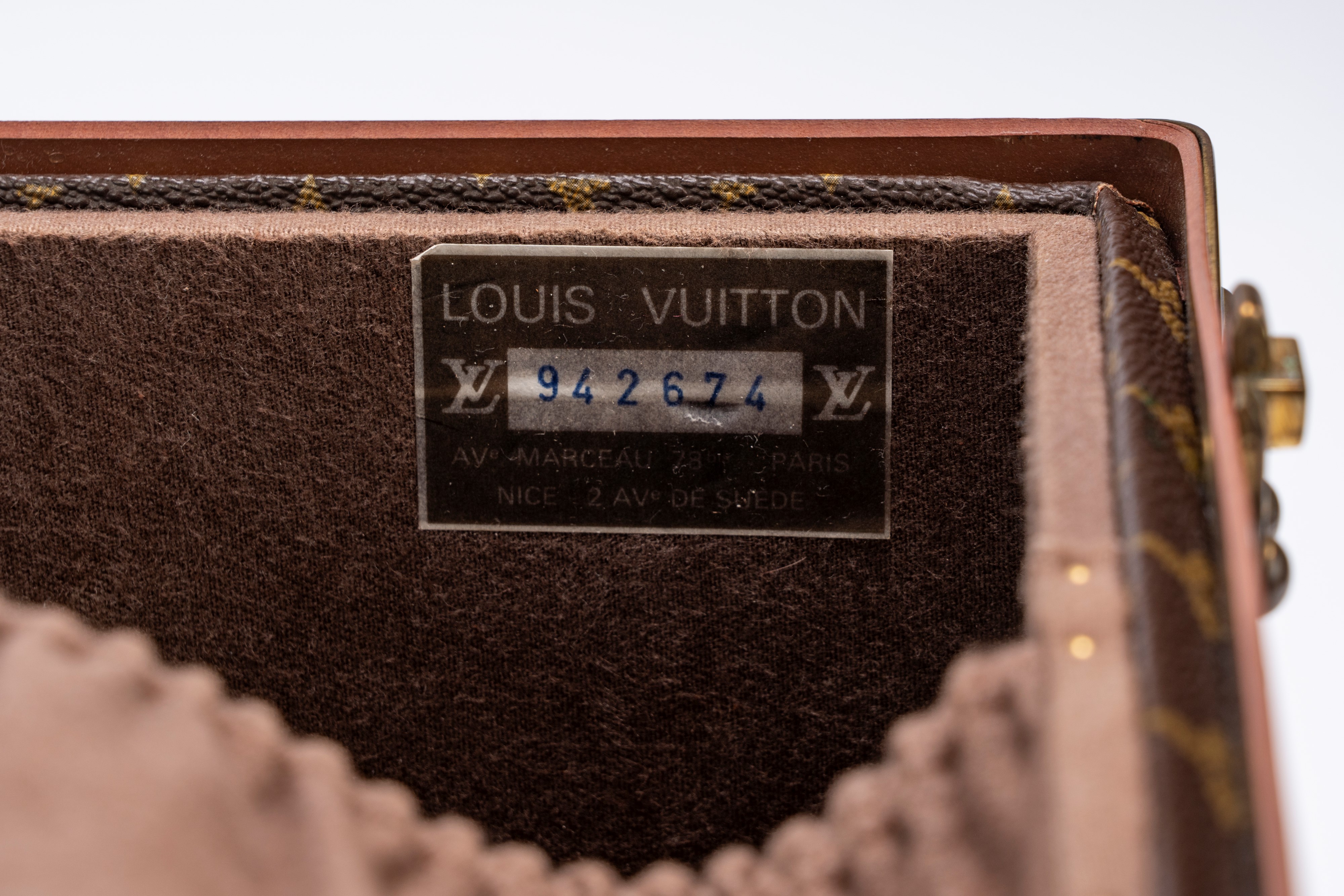 Louis Vuitton - Valigia porta scarpe, rivestita in tela monogram con profili in cuoio logati