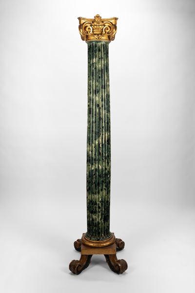 Colonna Scanalata in Legno Laccato a Finto Marmo Verde con Capitello Ionico in Legno Intagliato e...