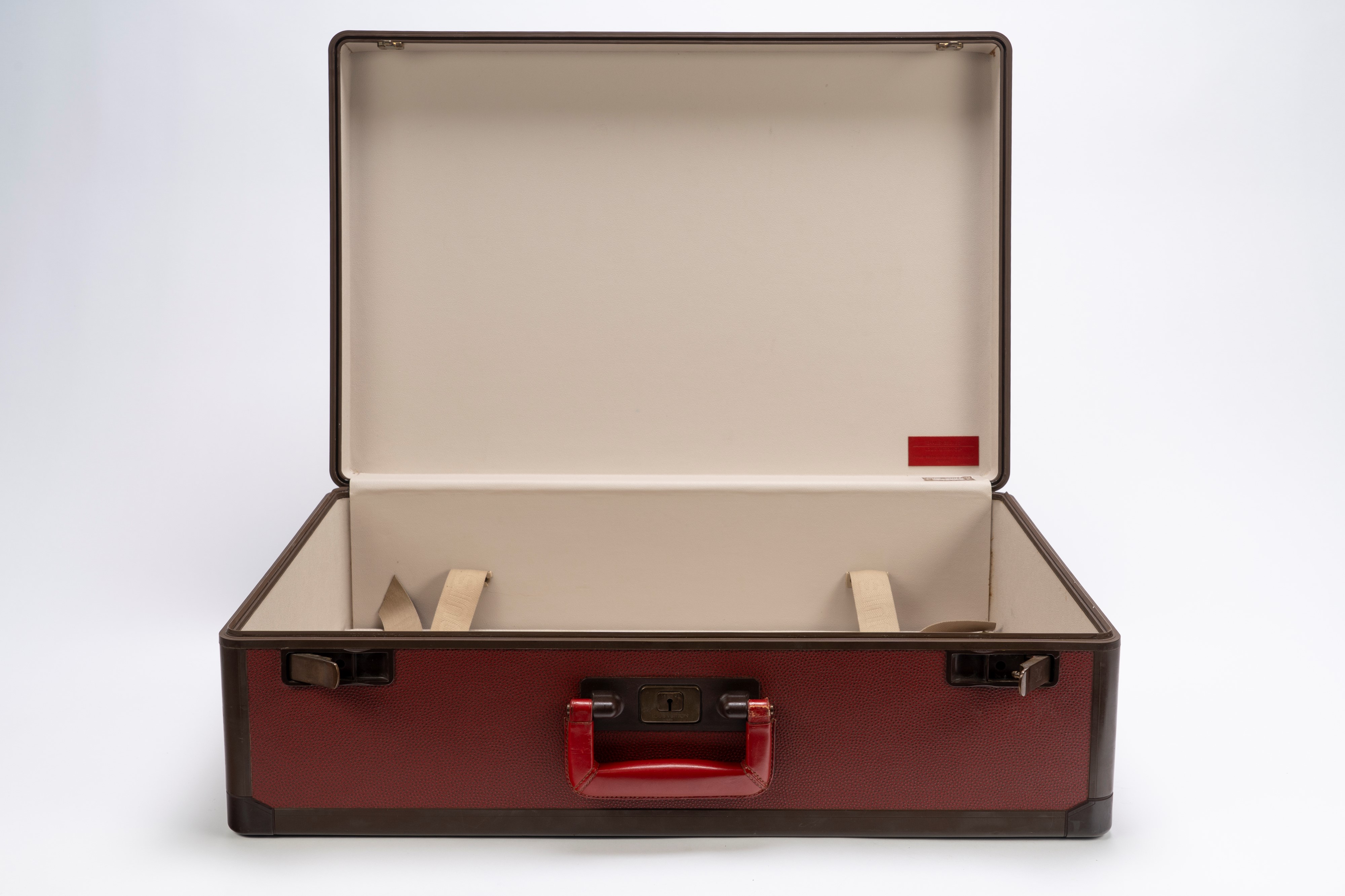 Louis Vuitton - Challenge Line 2 — Valigia rigida in pelle (burgundy), con interno beige e dettag...