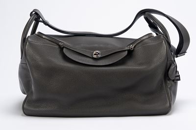 Borsa Lindy Voyage in pelle Clémence gris Tourterelle, dettagli in palladio