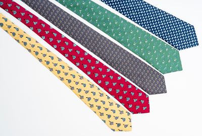 Lotto di cinque cravatte, twill di seta