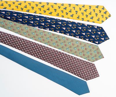 Lotto di cinque cravatte, twill di seta
