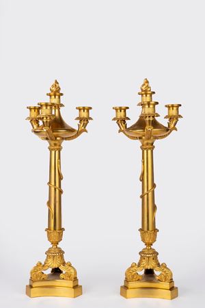 Coppia candelabri Napoleone III a tre luci in bronzo dorato. Francia, secolo XIX