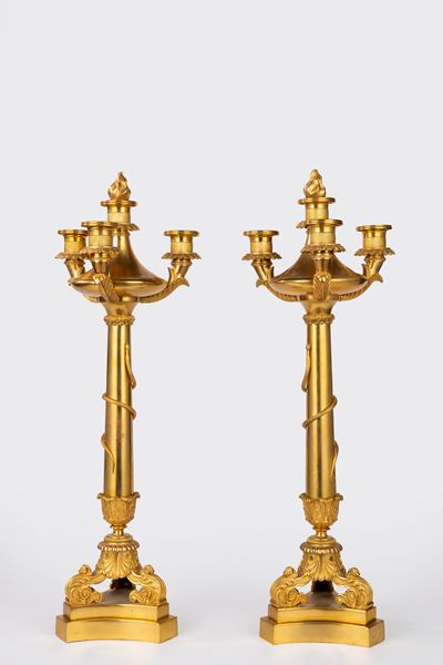 Coppia Candelabri Napoleone III a Tre Luci in Bronzo Dorato. Francia, Secolo XIX